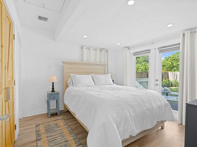 Продажа дома по адресу 826 SE 4th Avenue - фото 6214476