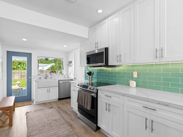 Продажа дома по адресу 826 SE 4th Avenue - фото 6214479