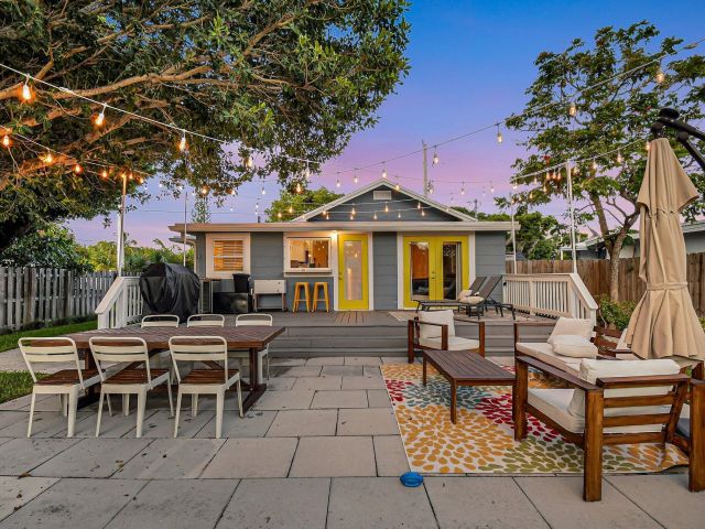 Продажа дома по адресу 826 SE 4th Avenue - фото 6214488