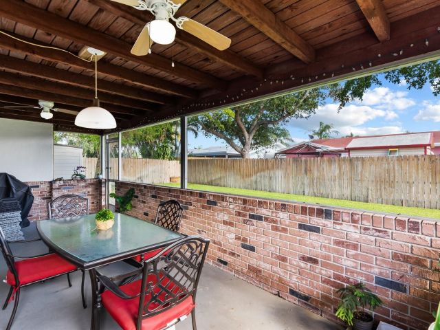 Продажа дома по адресу 3260 NW 66th St - фото 6205550