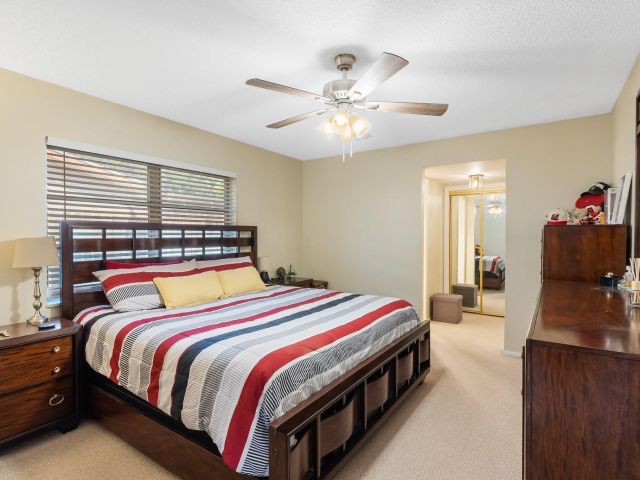 Продажа дома по адресу 3260 NW 66th St - фото 6205556