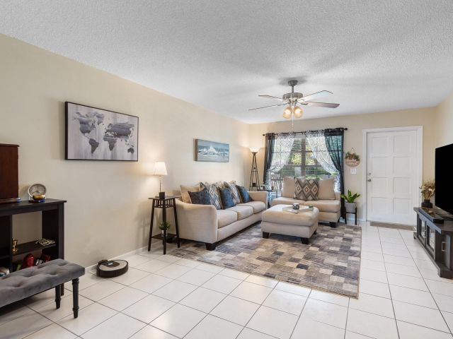 Продажа дома по адресу 3260 NW 66th St - фото 6205562