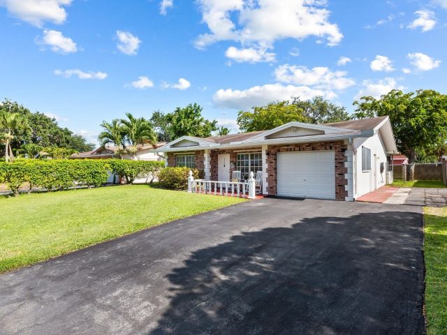 Продажа дома по адресу 3260 NW 66th St - фото 6205567