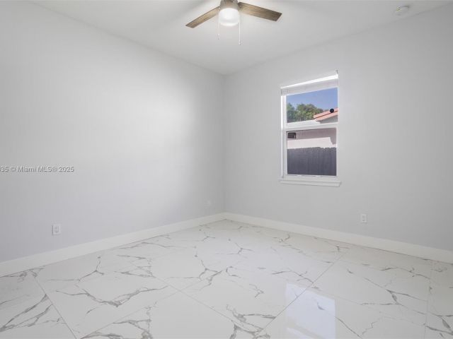 Продажа дома по адресу 525 El Prado - фото 6193356