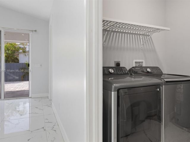 Продажа дома по адресу 525 El Prado - фото 6193361