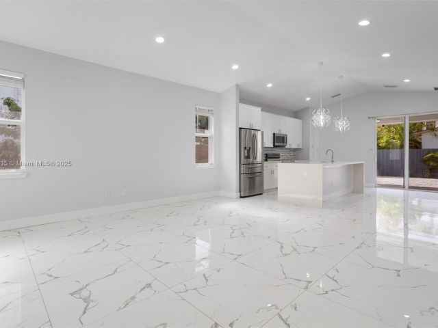 Продажа дома по адресу 525 El Prado - фото 6193365