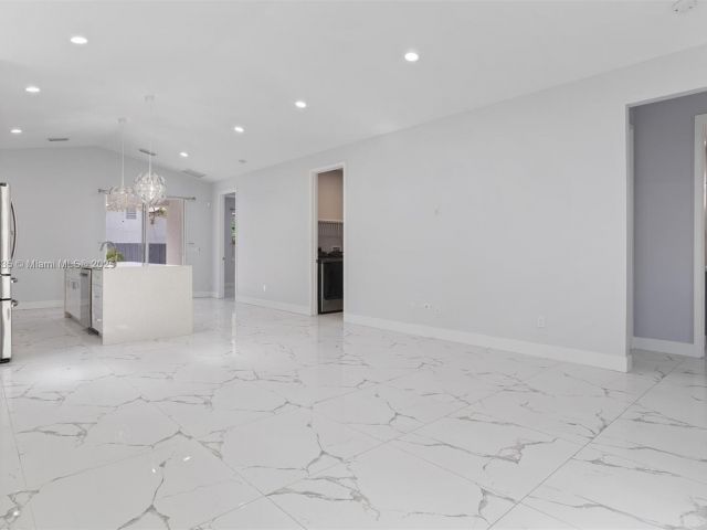 Продажа дома по адресу 525 El Prado - фото 6193366