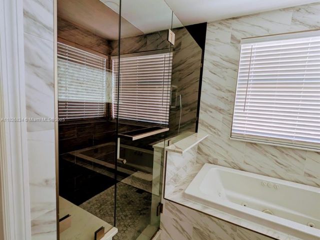 Продажа дома по адресу 335 SW 183rd Way - фото 6193523