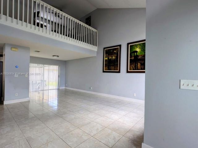 Продажа дома по адресу 335 SW 183rd Way - фото 6193529