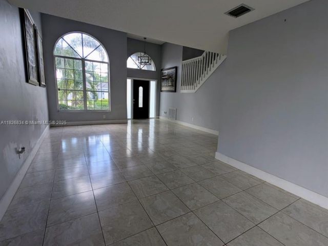 Продажа дома по адресу 335 SW 183rd Way - фото 6193530