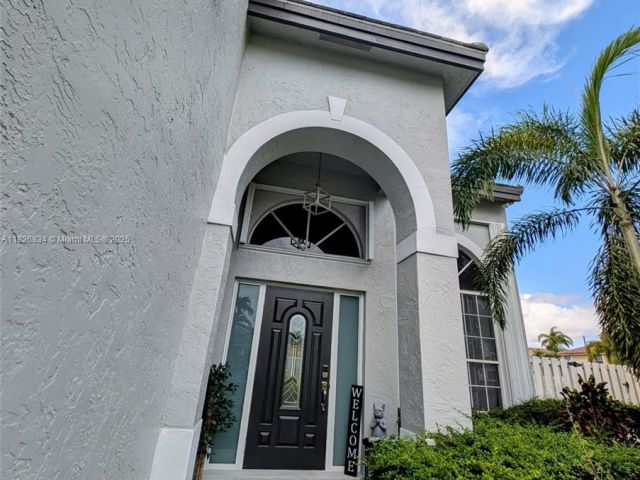 Продажа дома по адресу 335 SW 183rd Way - фото 6193537