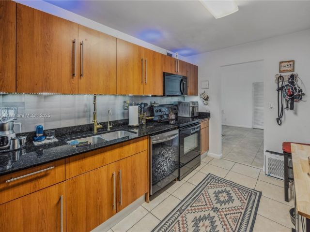 Продажа квартиры #702 - фото 6193872