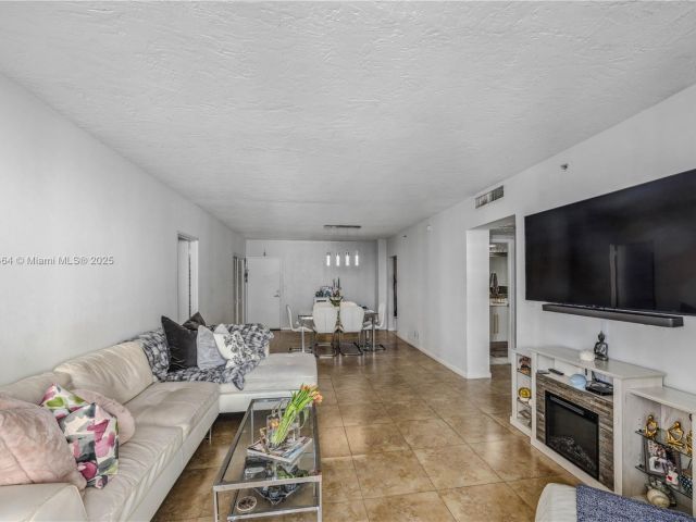 Продажа квартиры #702 - фото 6193873