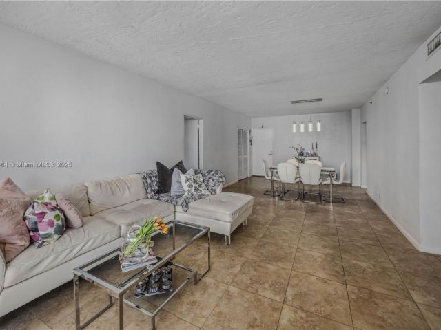 Продажа квартиры #702 - фото 6193879