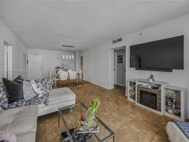 Продажа квартиры #702 - фото 6193883