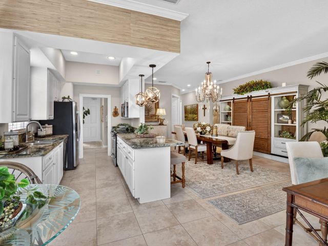 Продажа дома по адресу 4780 Blossom Drive - фото 6252892