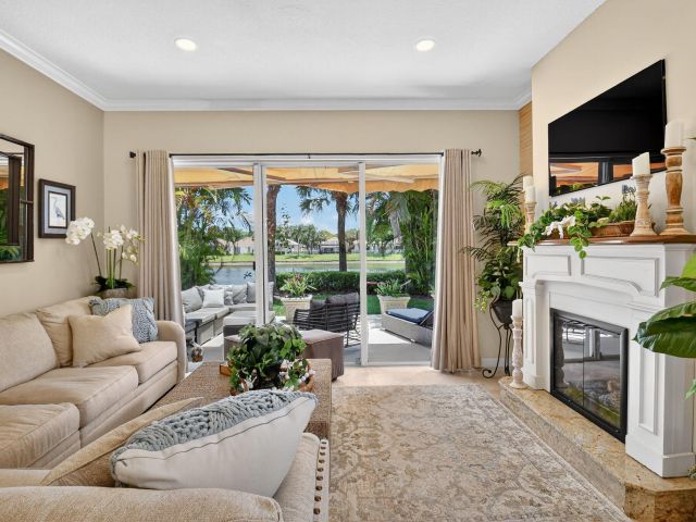 Продажа дома по адресу 4780 Blossom Drive - фото 6252894