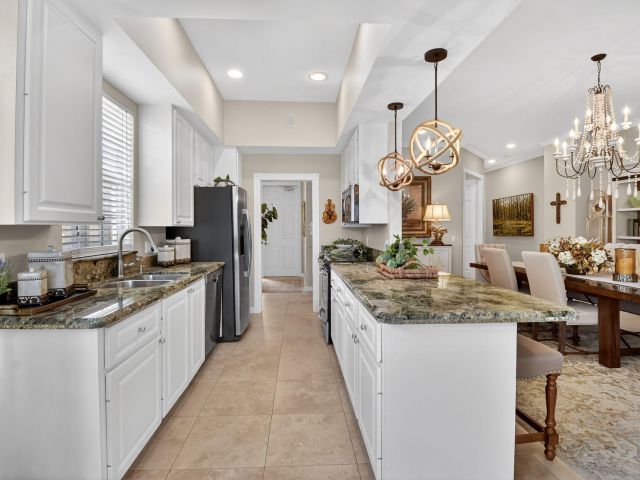 Продажа дома по адресу 4780 Blossom Drive - фото 6252899