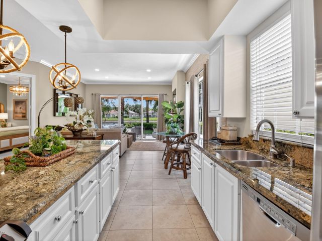 Продажа дома по адресу 4780 Blossom Drive - фото 6252900