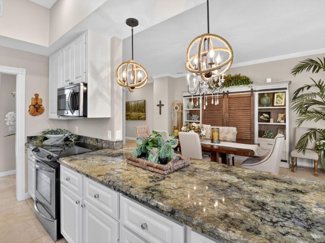 Продажа дома по адресу 4780 Blossom Drive - фото 6252902