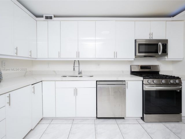 Продажа квартиры #227 - фото 6194157