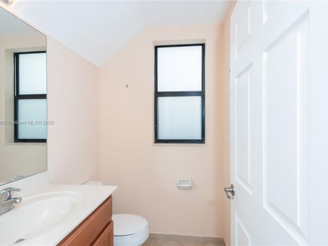 Дом в аренду по адресу 11510 NW 88th Ln 1 - фото 6195002