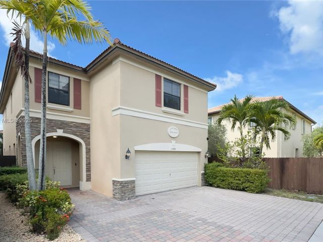 Дом в аренду по адресу 11510 NW 88th Ln 1 - фото 6195017