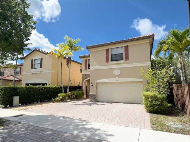 Дом в аренду по адресу 11510 NW 88th Ln 1 - фото 6195018