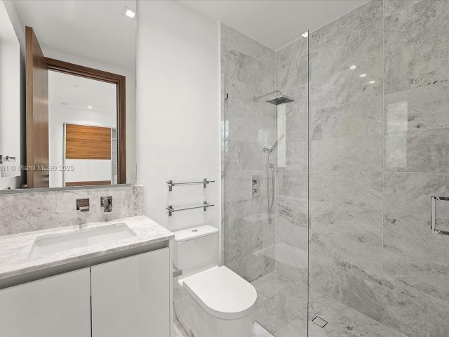 Продажа дома по адресу 1311 Stillwater Dr - фото 6195595