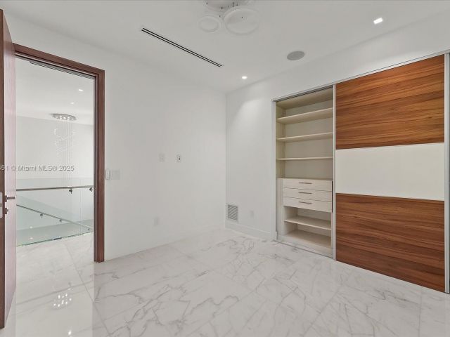 Продажа дома по адресу 1311 Stillwater Dr - фото 6195596