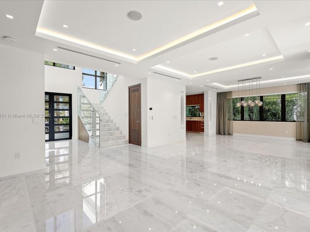 Продажа дома по адресу 1311 Stillwater Dr - фото 6195597