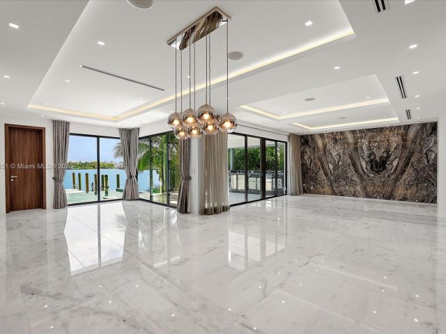 Продажа дома по адресу 1311 Stillwater Dr - фото 6195598