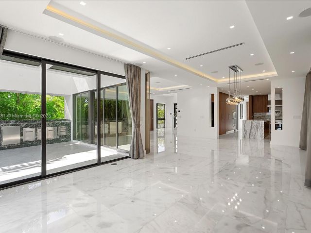 Продажа дома по адресу 1311 Stillwater Dr - фото 6195603