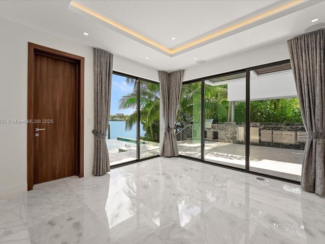 Продажа дома по адресу 1311 Stillwater Dr - фото 6195604