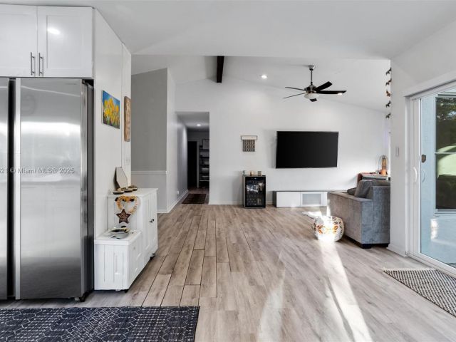 Продажа дома по адресу 50 Forest Cir - фото 6291085