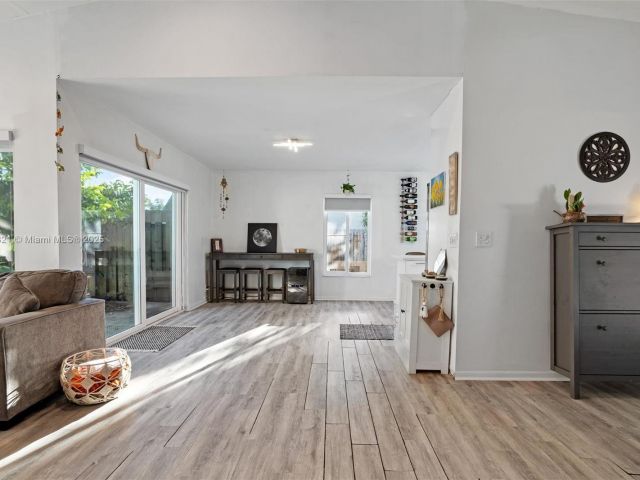 Продажа дома по адресу 50 Forest Cir - фото 6291087