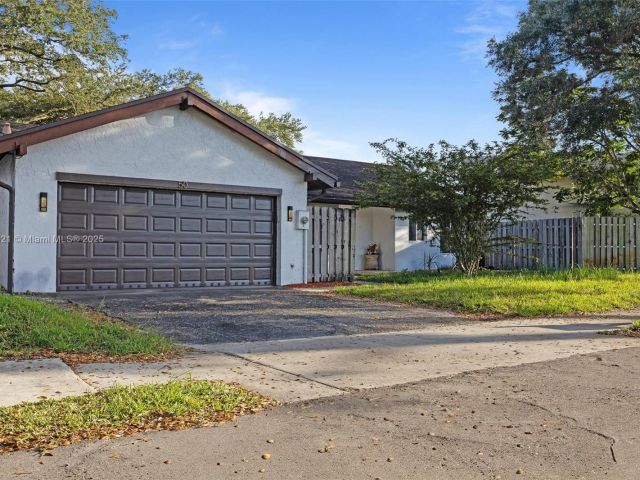 Продажа дома по адресу 50 Forest Cir - фото 6291091