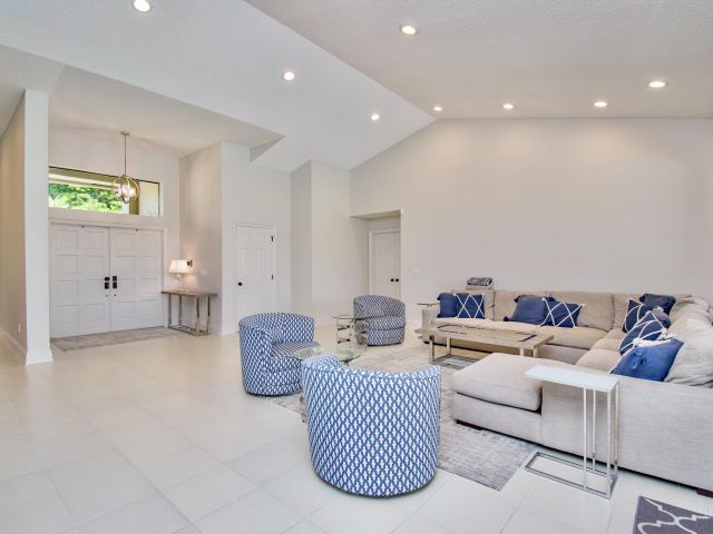 Продажа дома по адресу 11415 Boca Woods Lane - фото 6217419