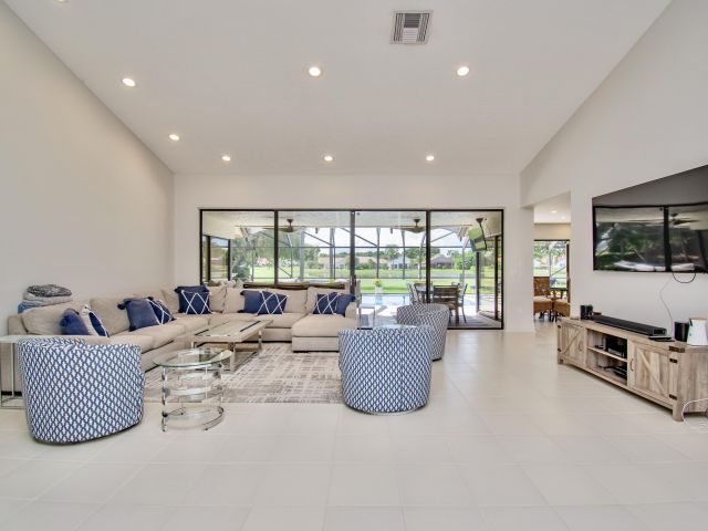 Продажа дома по адресу 11415 Boca Woods Lane - фото 6217421