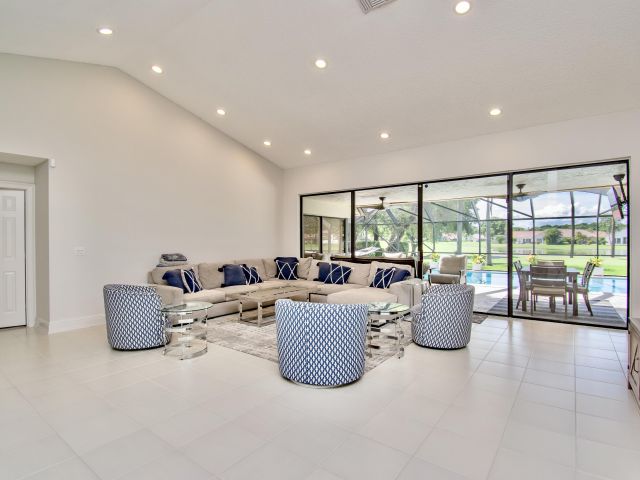 Продажа дома по адресу 11415 Boca Woods Lane - фото 6217422