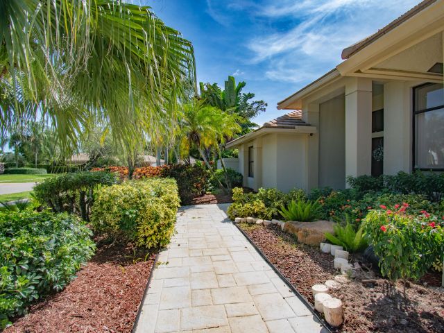 Продажа дома по адресу 11415 Boca Woods Lane - фото 6217424