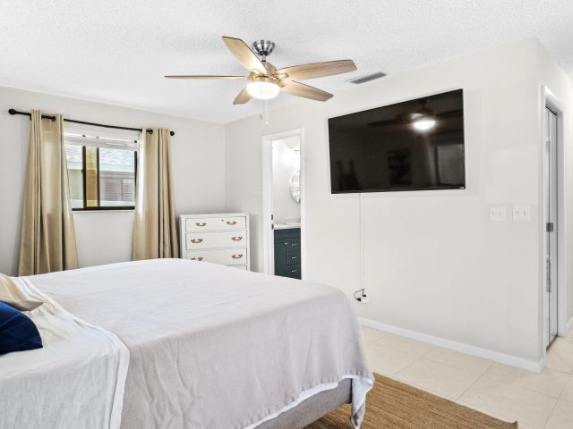 Продажа дома по адресу 4560 Brandywine Drive - фото 6217273