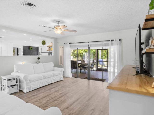 Продажа дома по адресу 4560 Brandywine Drive - фото 6217280