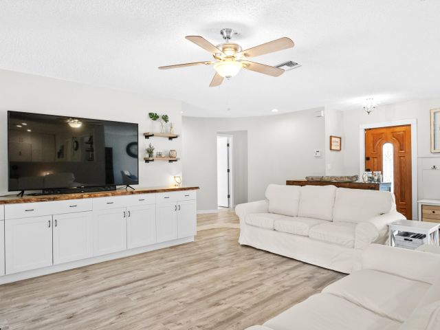 Продажа дома по адресу 4560 Brandywine Drive - фото 6217281