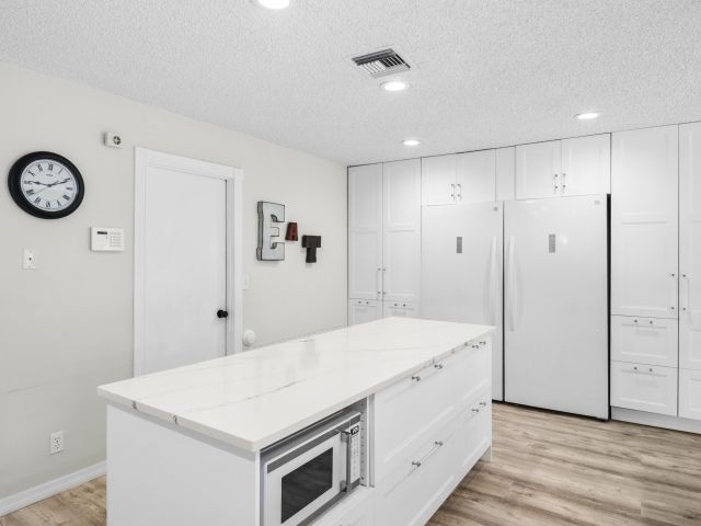 Продажа дома по адресу 4560 Brandywine Drive - фото 6217287