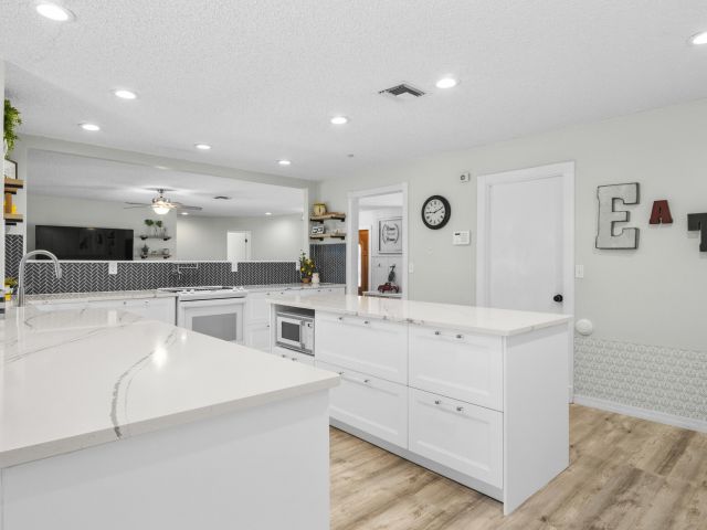 Продажа дома по адресу 4560 Brandywine Drive - фото 6217288