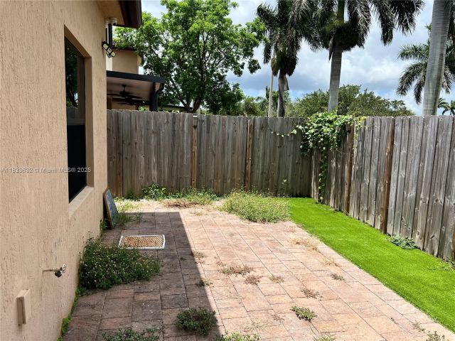 Продажа дома по адресу 134 NE 23rd Ter - фото 6200449