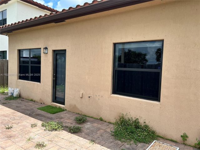 Продажа дома по адресу 134 NE 23rd Ter - фото 6200452