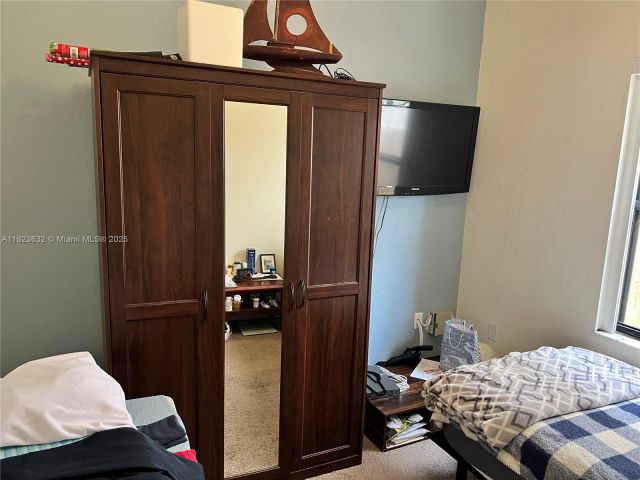 Продажа дома по адресу 134 NE 23rd Ter - фото 6200454