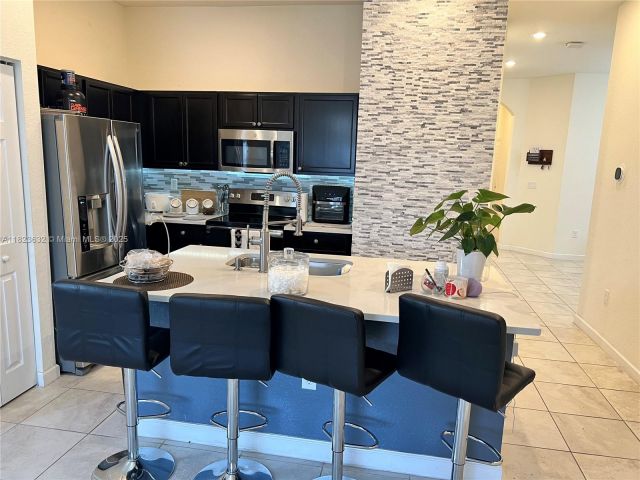 Продажа дома по адресу 134 NE 23rd Ter - фото 6200461